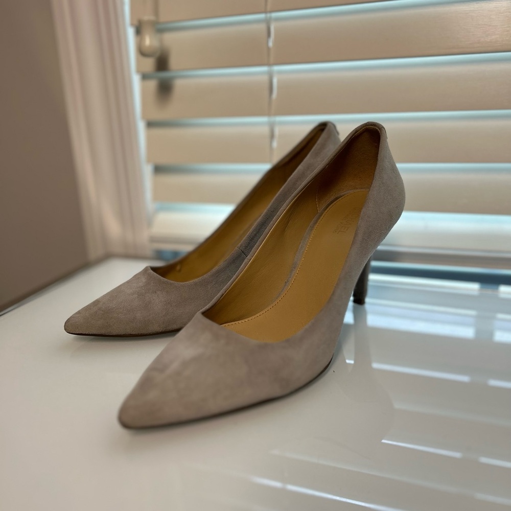Michael Kors Dorothy Flex Suede Pump
